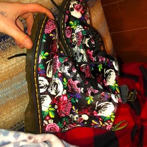 Skull and flowers Doc martins!